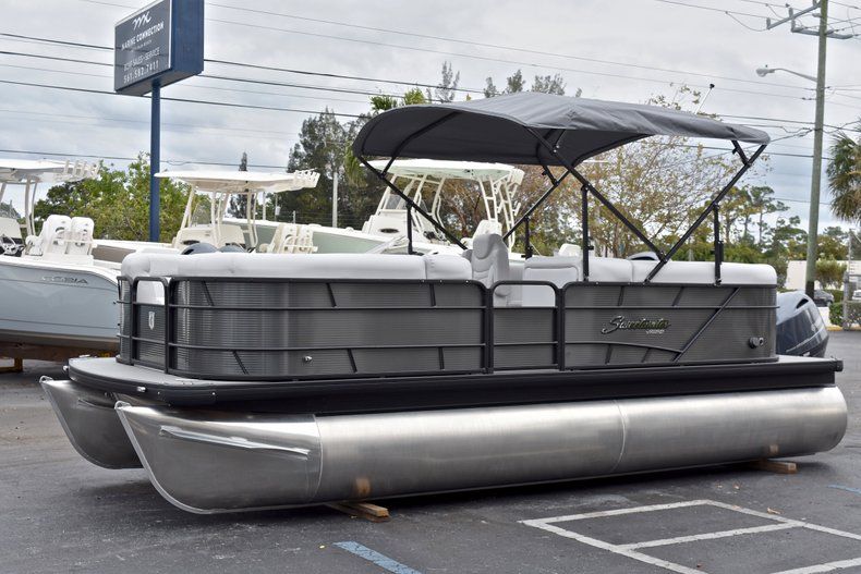 Thumbnail 3 for New 2018 Sweetwater 2186 Split Bench boat for sale in Vero Beach, FL