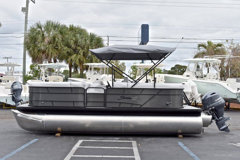 Thumbnail 4 for New 2018 Sweetwater 2186 Split Bench boat for sale in Vero Beach, FL