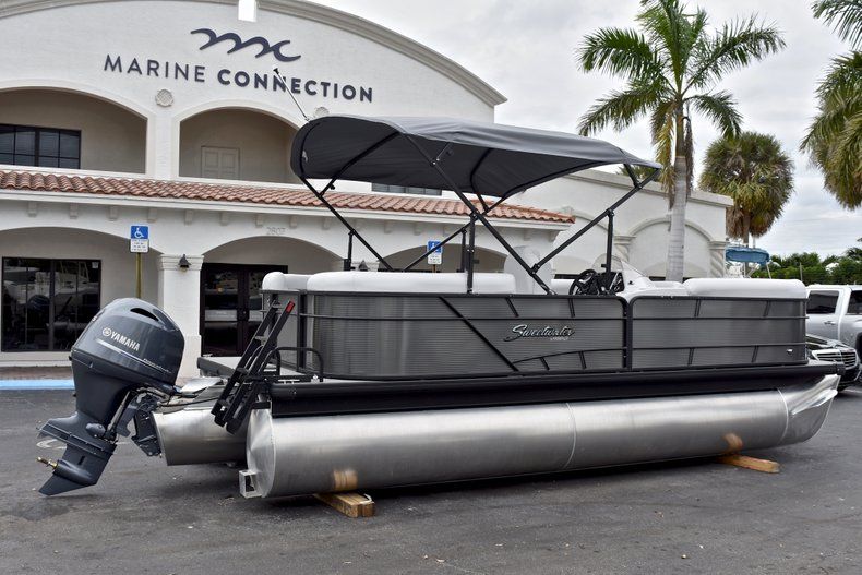 Thumbnail 7 for New 2018 Sweetwater 2186 Split Bench boat for sale in Vero Beach, FL