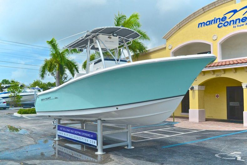 Thumbnail 1 for Used 2008 Sea Hunt Triton 240 Center Console boat for sale in West Palm Beach, FL