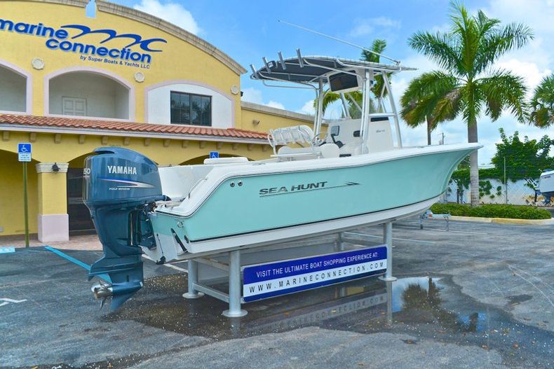 Thumbnail 7 for Used 2008 Sea Hunt Triton 240 Center Console boat for sale in West Palm Beach, FL