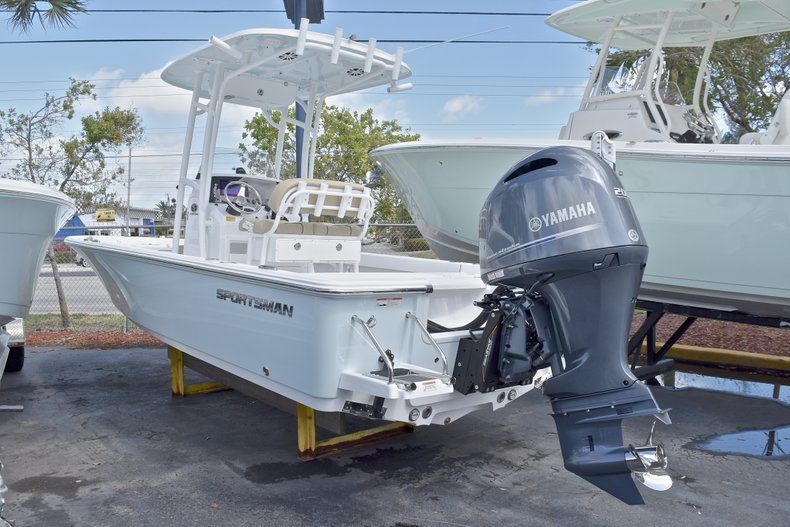 New 2018 Sportsman Masters 227 Bay Boat boat for sale in West Palm Beach, FL