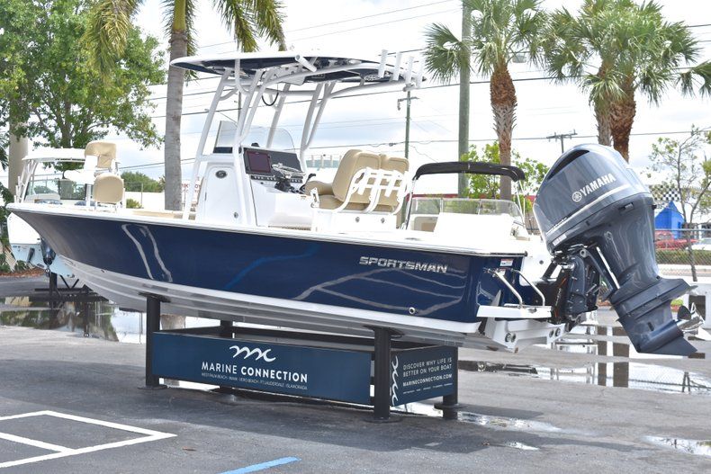 Thumbnail 5 for New 2018 Sportsman Masters 247 Bay Boat boat for sale in Vero Beach, FL