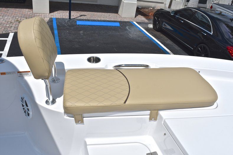 Thumbnail 44 for New 2018 Sportsman Masters 247 Bay Boat boat for sale in Vero Beach, FL