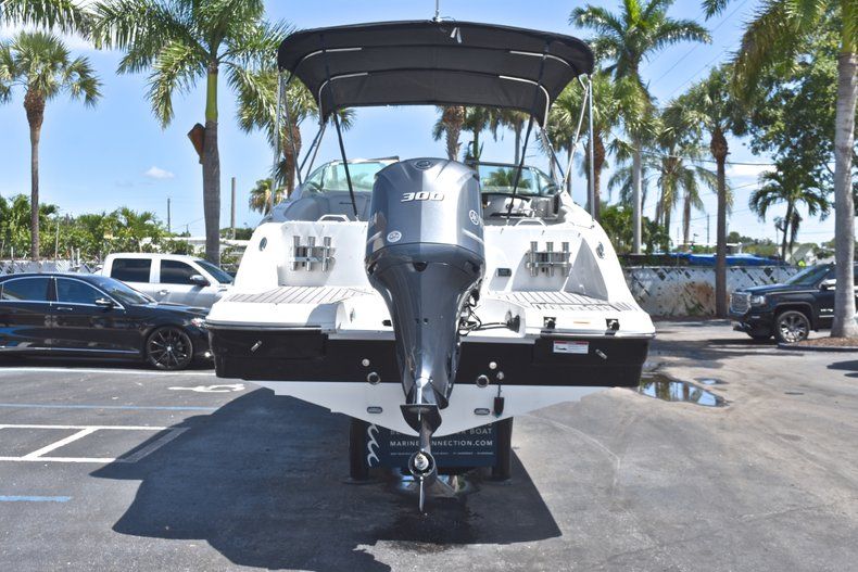 Thumbnail 6 for New 2018 Hurricane SunDeck SD 2690 OB boat for sale in West Palm Beach, FL