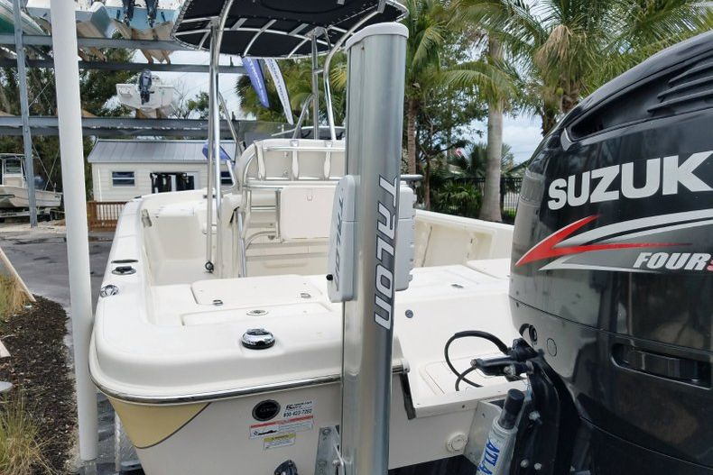 Thumbnail 4 for Used 2013 Sea Chaser 25 LX Bayrunner boat for sale in Islamorada, FL