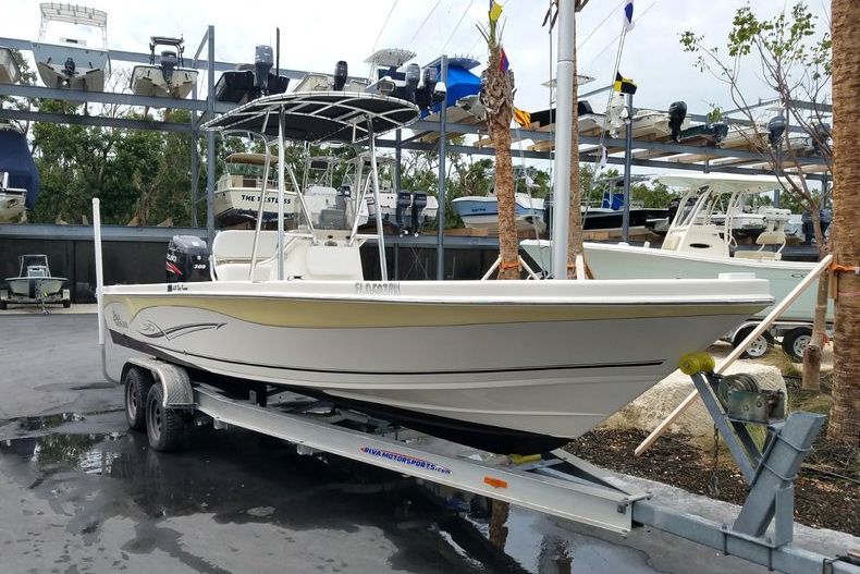 Thumbnail 1 for Used 2013 Sea Chaser 25 LX Bayrunner boat for sale in Islamorada, FL