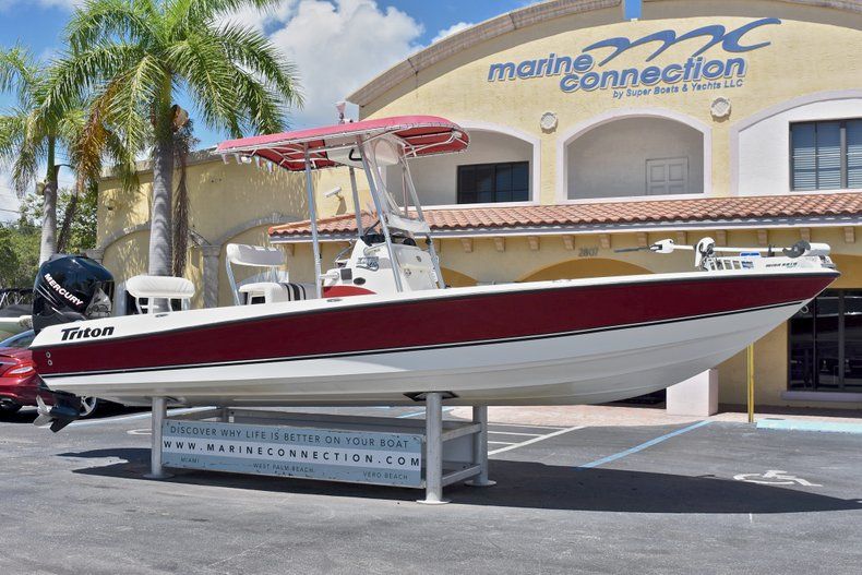 Thumbnail 1 for Used 2005 Triton 240 LTS Bay Boat boat for sale in West Palm Beach, FL