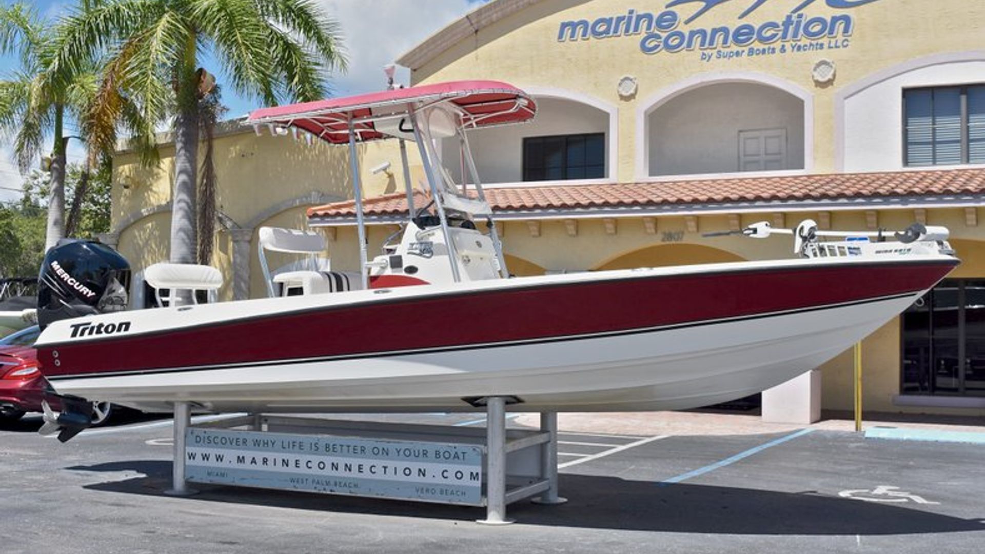 Used 2005 Triton 240 LTS Bay Boat #S288 image 2