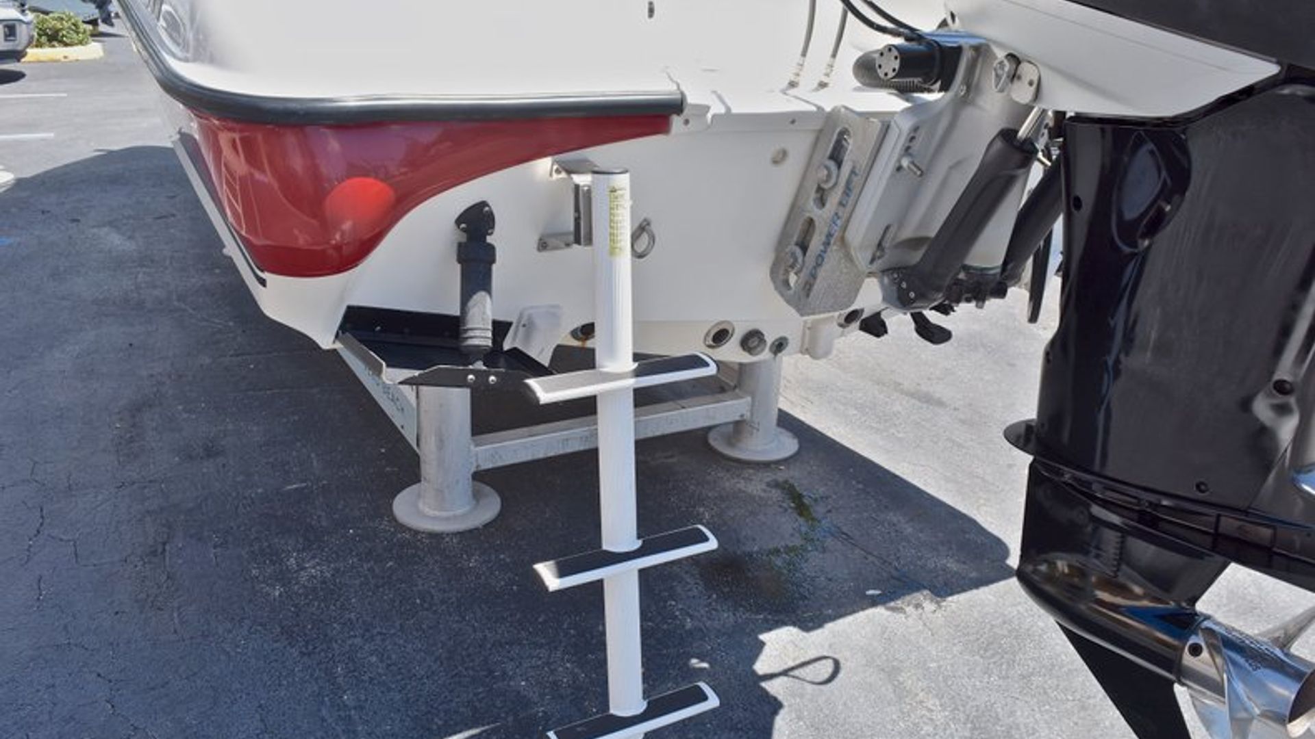 Used 2005 Triton 240 LTS Bay Boat #S288 image 11