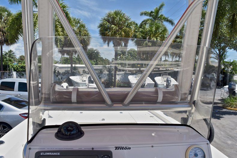 Thumbnail 31 for Used 2005 Triton 240 LTS Bay Boat boat for sale in West Palm Beach, FL
