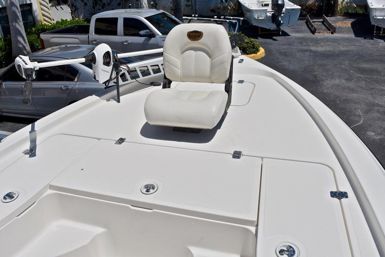 Thumbnail 60 for Used 2005 Triton 240 LTS Bay Boat boat for sale in West Palm Beach, FL