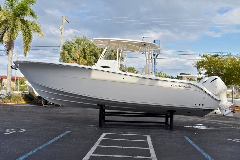 Thumbnail 5 for New 2018 Cobia 301 CC Center Console boat for sale in Miami, FL