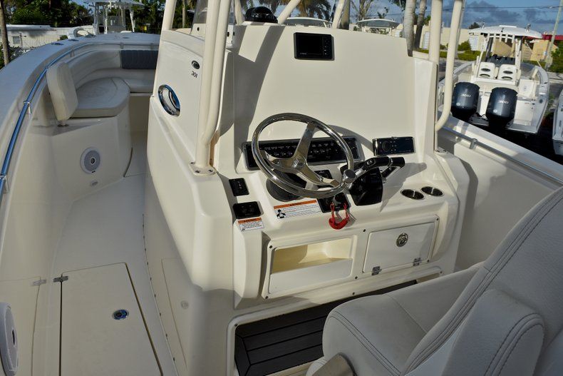 Thumbnail 40 for New 2018 Cobia 301 CC Center Console boat for sale in Miami, FL