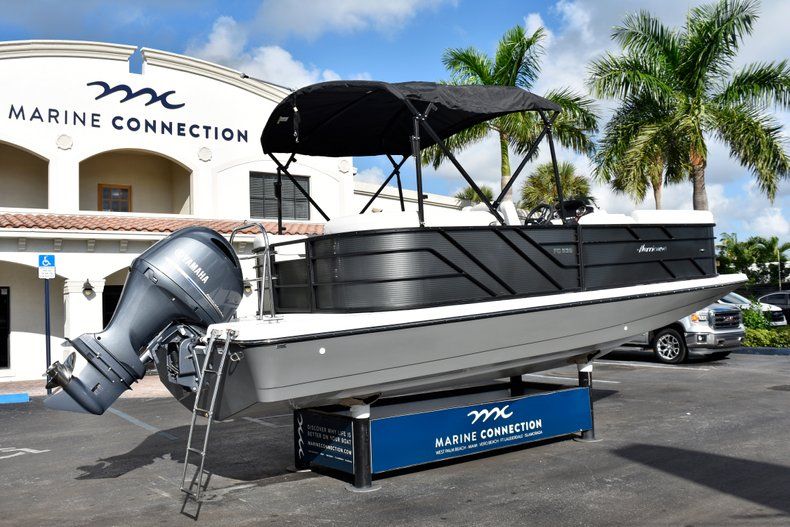 Thumbnail 7 for New 2019 Hurricane FunDeck FD 236SB boat for sale in West Palm Beach, FL