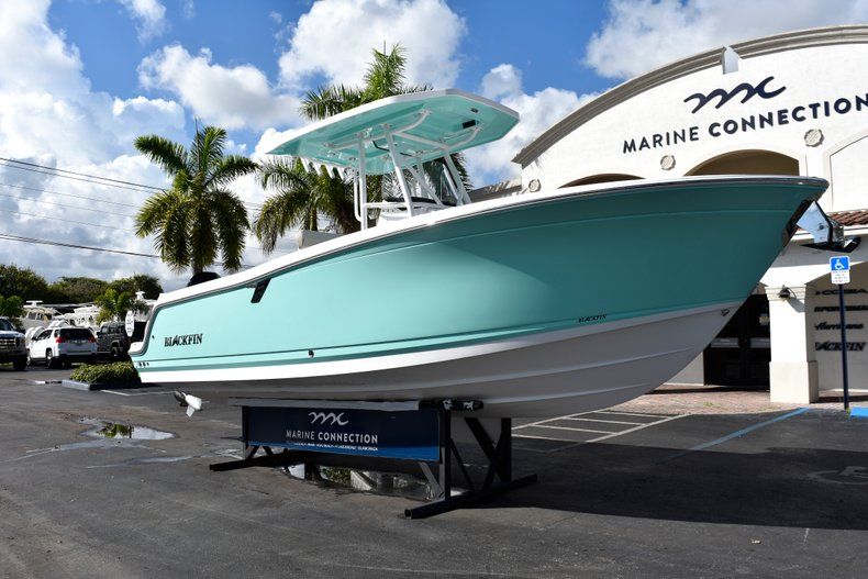 Thumbnail 1 for New 2019 Blackfin 242CC Center Console boat for sale in Vero Beach, FL