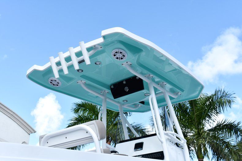Thumbnail 7 for New 2019 Blackfin 242CC Center Console boat for sale in Vero Beach, FL