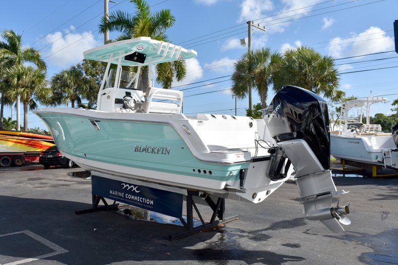 Thumbnail 4 for New 2019 Blackfin 242CC Center Console boat for sale in Vero Beach, FL