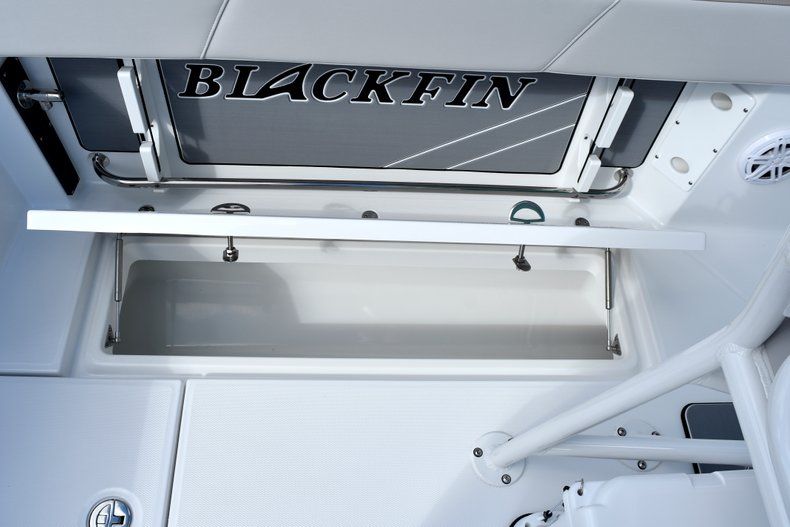 Thumbnail 26 for New 2019 Blackfin 242CC Center Console boat for sale in Vero Beach, FL