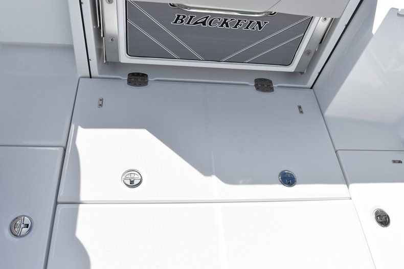 Thumbnail 19 for New 2019 Blackfin 242CC Center Console boat for sale in Vero Beach, FL