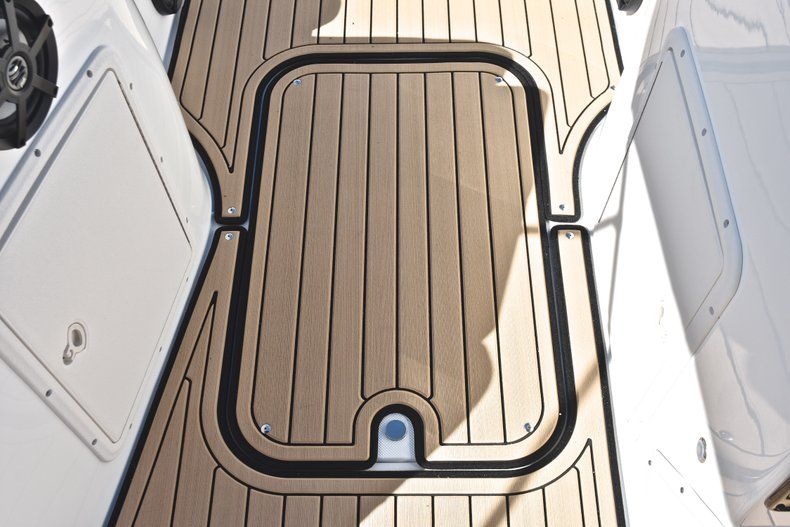 Thumbnail 30 for New 2019 Hurricane 188 SunDeck Sport OB boat for sale in West Palm Beach, FL