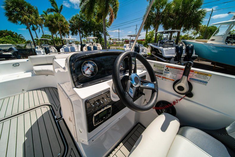 Thumbnail 12 for New 2019 Hurricane 188 SunDeck Sport OB boat for sale in Vero Beach, FL