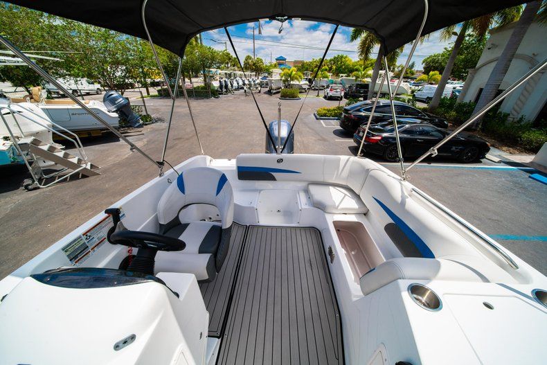 Thumbnail 10 for New 2019 Hurricane 188 SunDeck Sport OB boat for sale in Vero Beach, FL