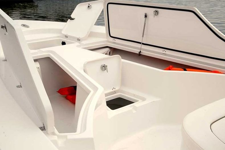 Thumbnail 7 for New 2014 Sportsman Masters 247 Bay Boat boat for sale in West Palm Beach, FL