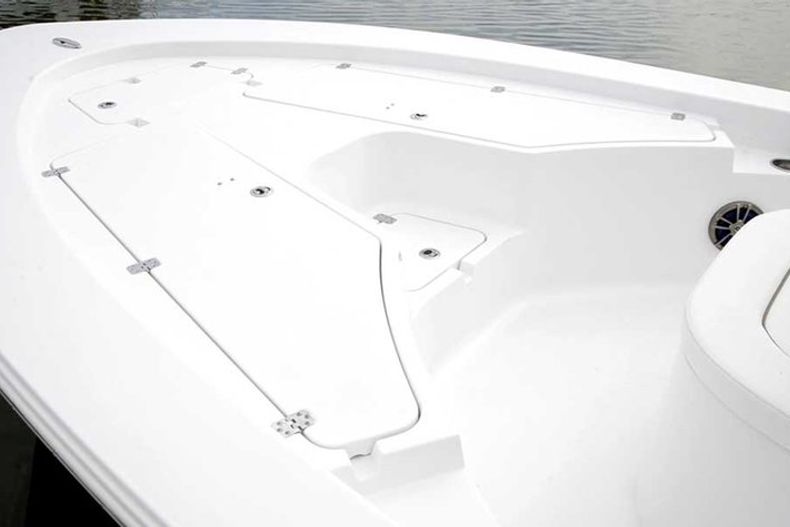 Thumbnail 29 for New 2014 Sportsman Masters 247 Bay Boat boat for sale in West Palm Beach, FL
