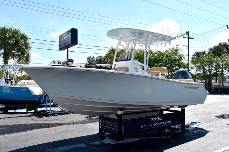 Thumbnail 3 for New 2019 Sportsman Heritage 211 Center Console boat for sale in Fort Lauderdale, FL