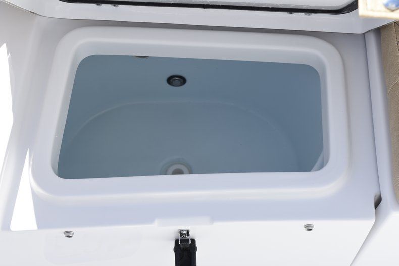 Thumbnail 32 for New 2019 Sportsman Heritage 211 Center Console boat for sale in Fort Lauderdale, FL
