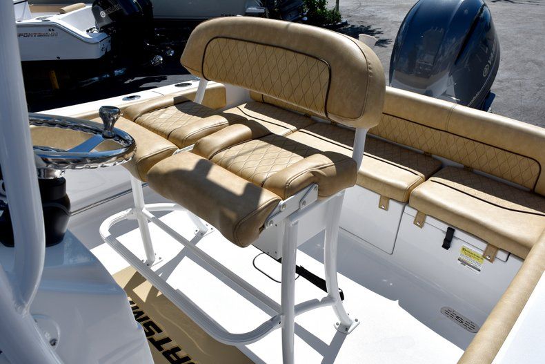 Thumbnail 44 for New 2019 Sportsman Heritage 211 Center Console boat for sale in Fort Lauderdale, FL
