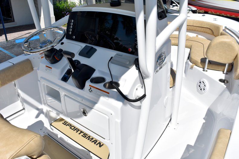 Thumbnail 61 for New 2019 Sportsman Heritage 211 Center Console boat for sale in Fort Lauderdale, FL