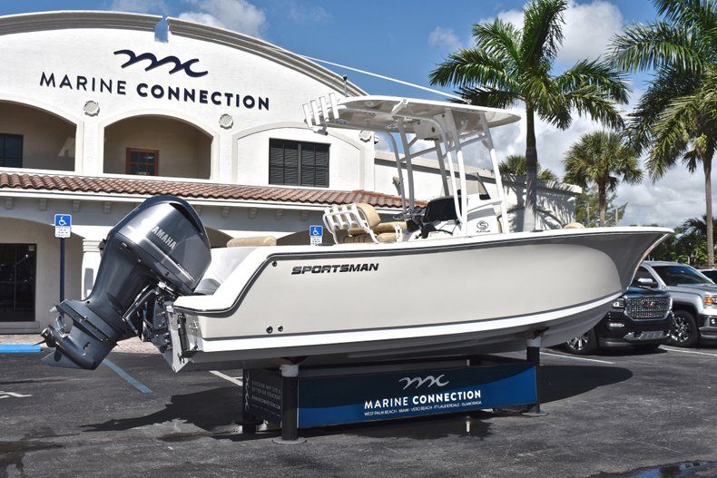 Thumbnail 7 for New 2019 Sportsman Open 232 Center Console boat for sale in West Palm Beach, FL