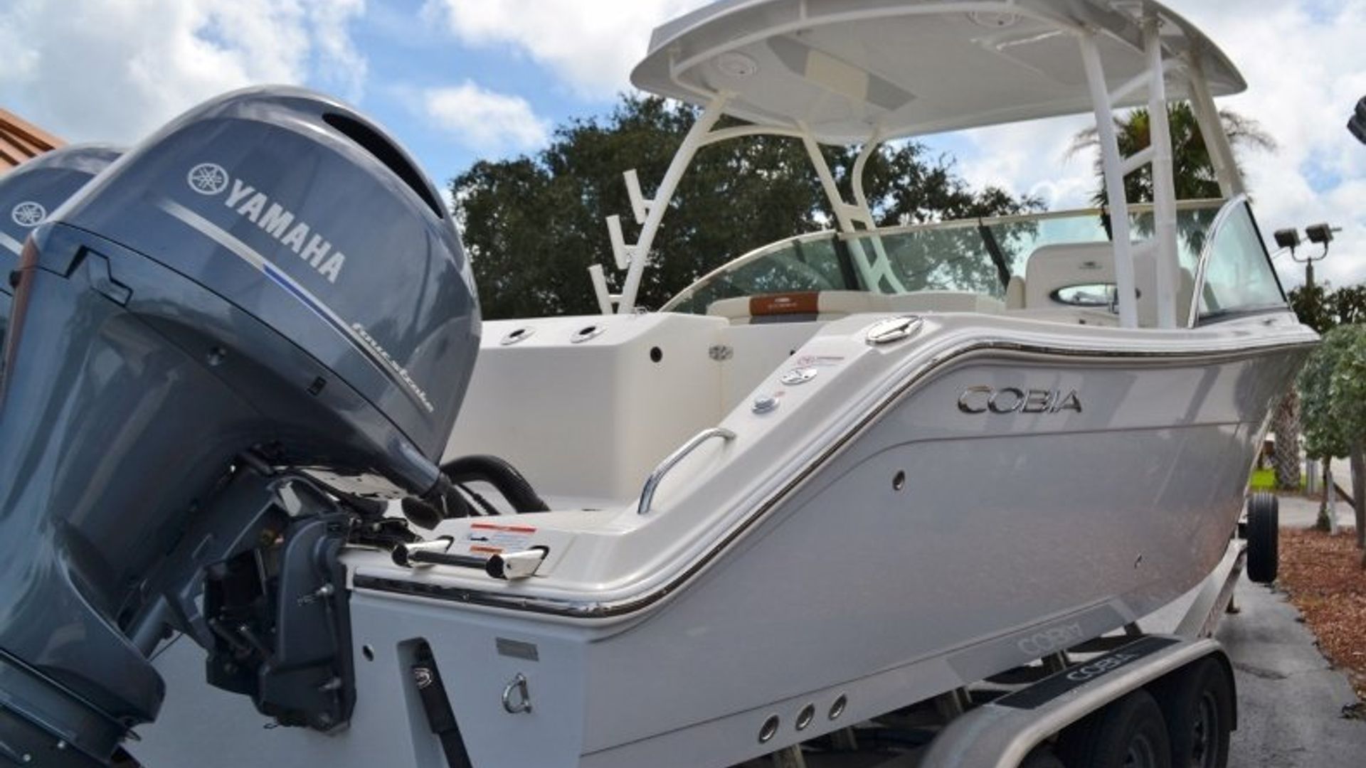 New 2019 Cobia 280 DC #D007 image 7