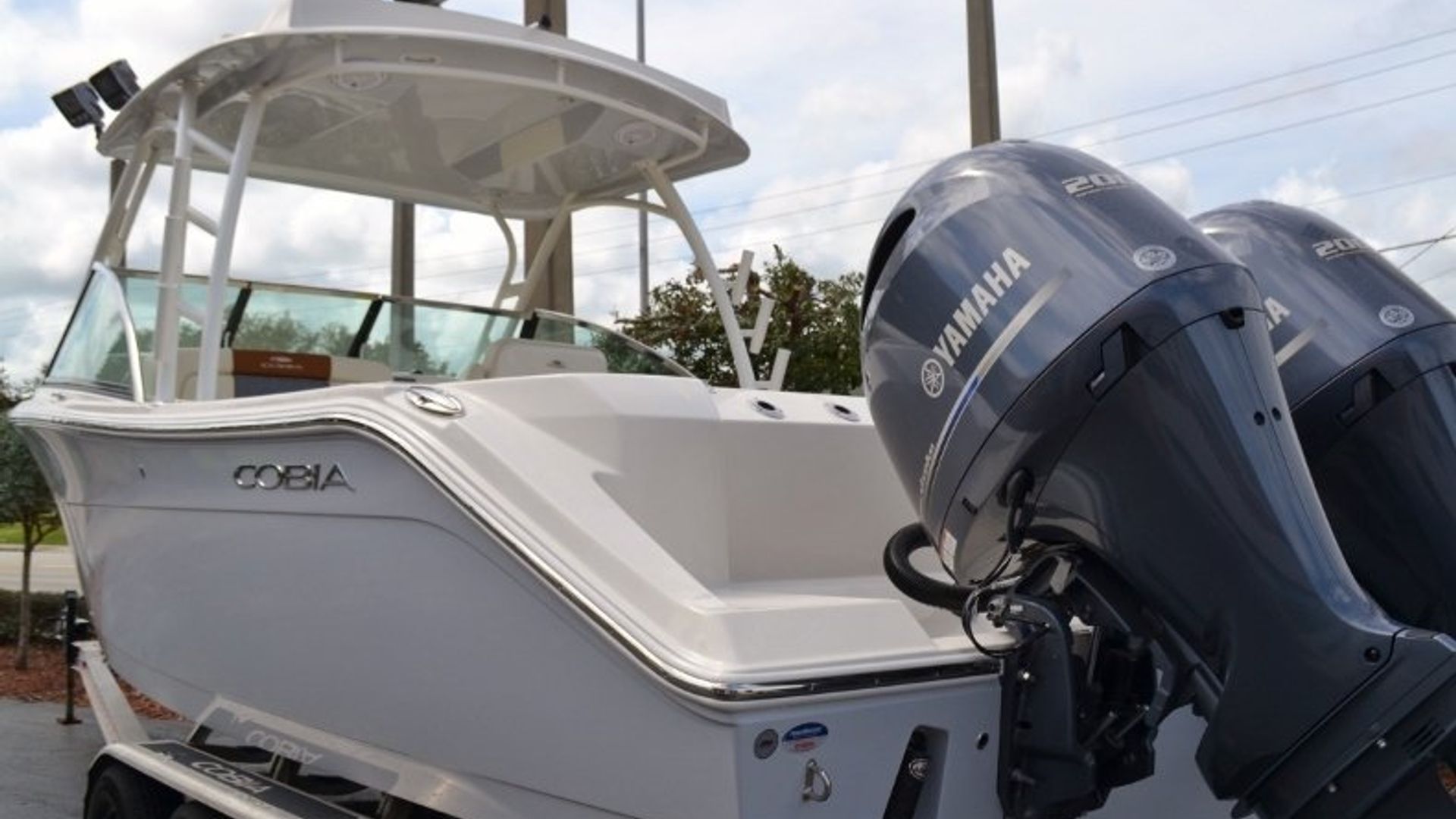 New 2019 Cobia 280 DC #D007 image 5