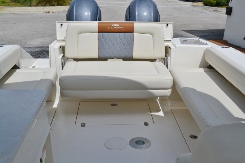 Thumbnail 17 for New 2019 Cobia 280 DC boat for sale in West Palm Beach, FL