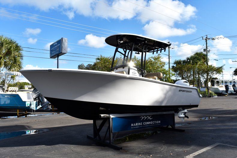 Thumbnail 3 for New 2019 Sportsman Open 212 Center Console boat for sale in Miami, FL
