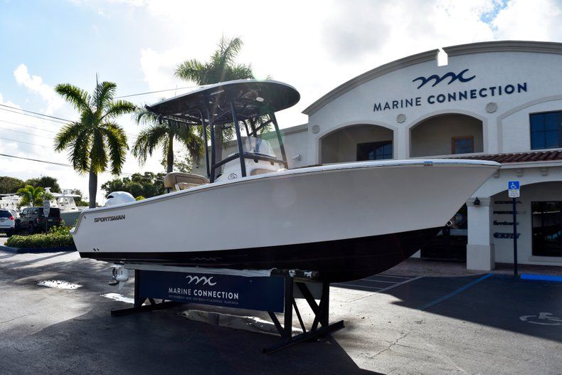 Thumbnail 1 for New 2019 Sportsman Open 212 Center Console boat for sale in Miami, FL