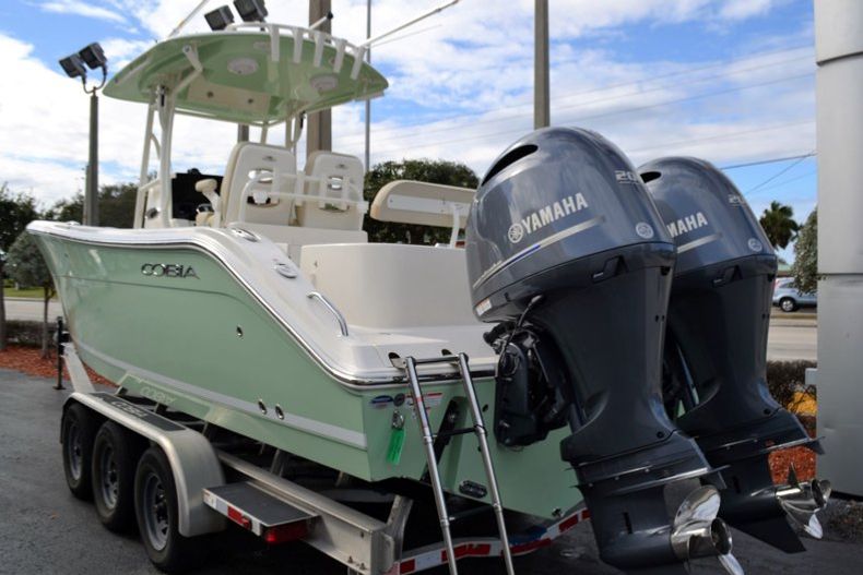Thumbnail 3 for New 2019 Cobia 277 Center Console boat for sale in Vero Beach, FL