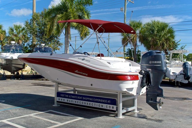 Thumbnail 6 for New 2014 Hurricane SunDeck Sport SS 203 OB boat for sale in West Palm Beach, FL
