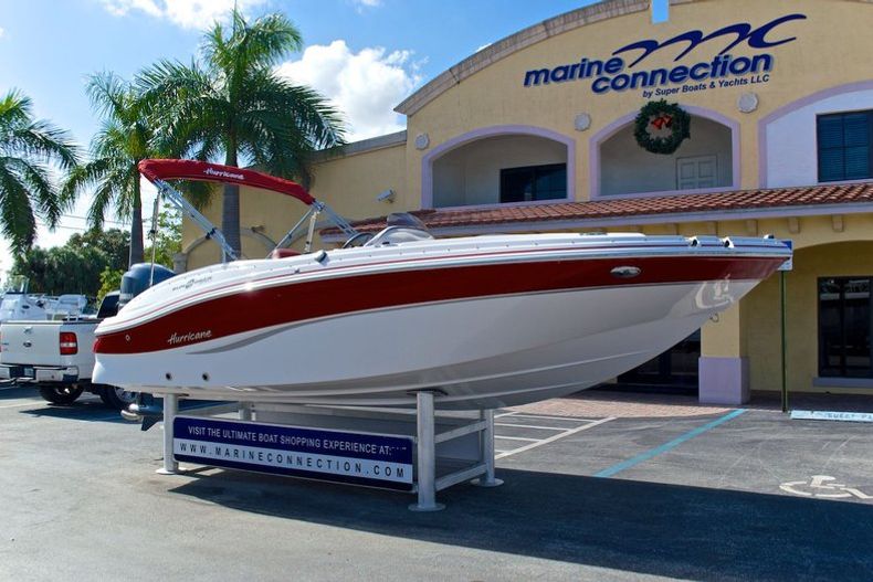 Thumbnail 10 for New 2014 Hurricane SunDeck Sport SS 203 OB boat for sale in West Palm Beach, FL