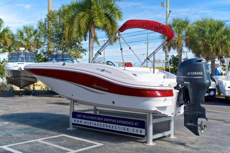 Thumbnail 14 for New 2014 Hurricane SunDeck Sport SS 203 OB boat for sale in West Palm Beach, FL