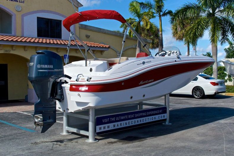 Thumbnail 16 for New 2014 Hurricane SunDeck Sport SS 203 OB boat for sale in West Palm Beach, FL