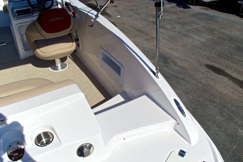 Thumbnail 34 for New 2014 Hurricane SunDeck Sport SS 203 OB boat for sale in West Palm Beach, FL
