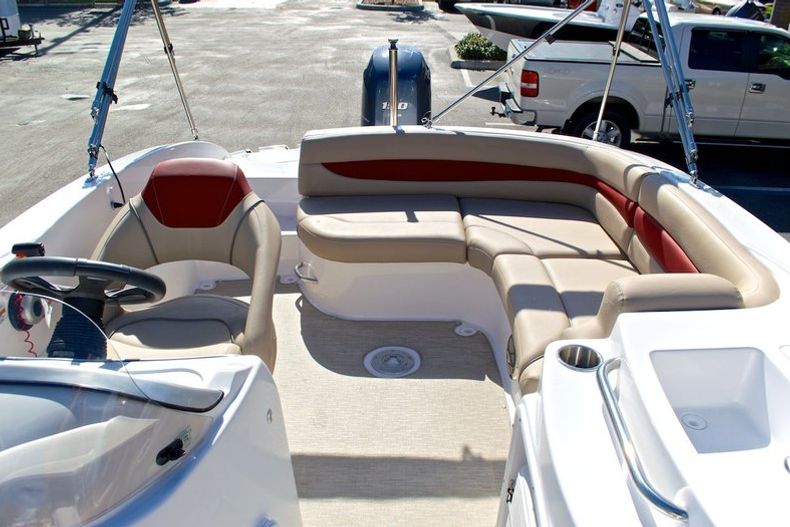 Thumbnail 38 for New 2014 Hurricane SunDeck Sport SS 203 OB boat for sale in West Palm Beach, FL