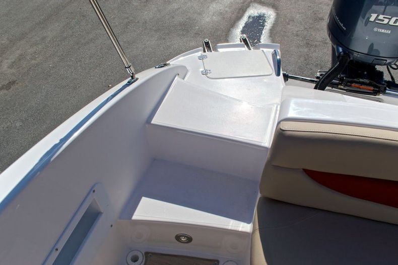 Thumbnail 41 for New 2014 Hurricane SunDeck Sport SS 203 OB boat for sale in West Palm Beach, FL