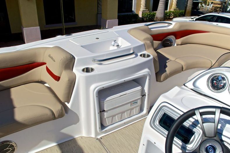 Thumbnail 47 for New 2014 Hurricane SunDeck Sport SS 203 OB boat for sale in West Palm Beach, FL
