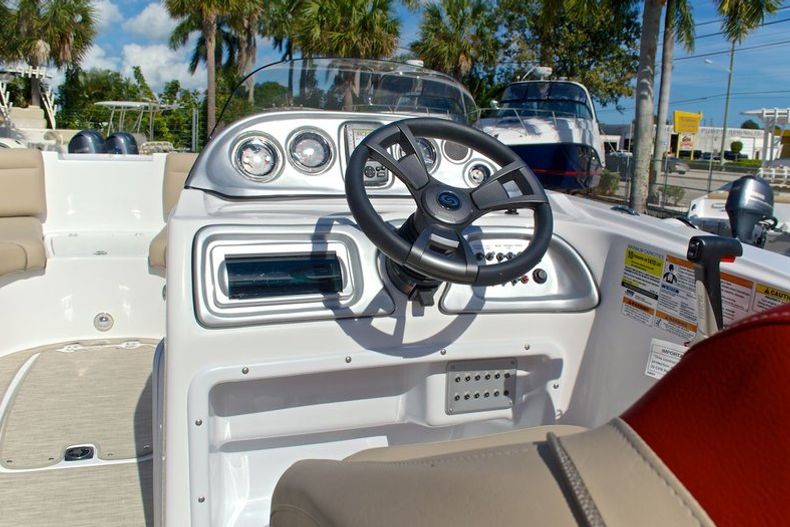 Thumbnail 56 for New 2014 Hurricane SunDeck Sport SS 203 OB boat for sale in West Palm Beach, FL