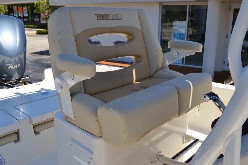 Thumbnail 14 for New 2019 Pathfinder 2600 TRS boat for sale in Vero Beach, FL